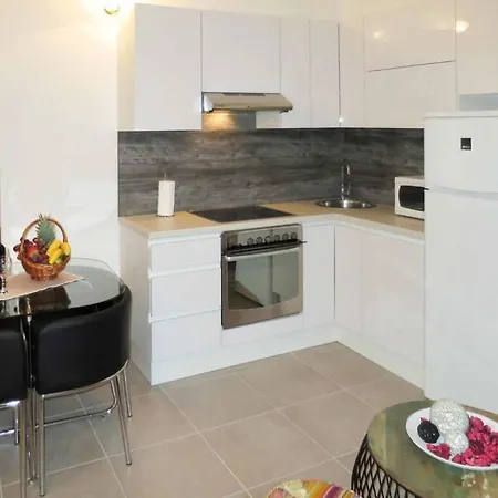 Sollis Apartment *
